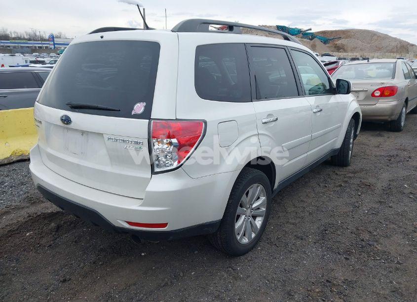 Photo 4 of 2011 Subaru Forester 2.5X LIMITED (VIN JF2SHAEC8BH733770)