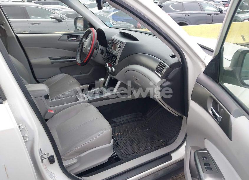 Photo 5 of 2011 Subaru Forester 2.5X LIMITED (VIN JF2SHAEC8BH733770)