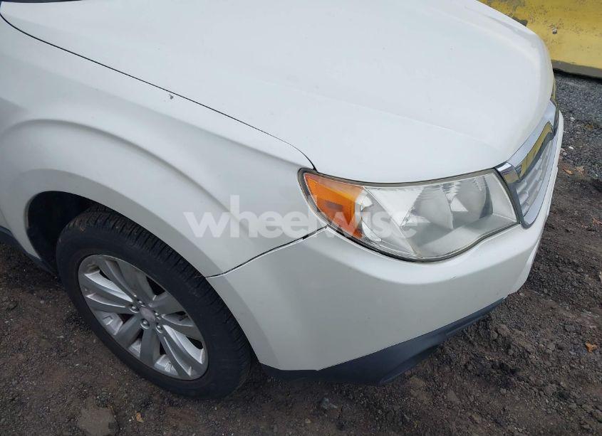Photo 6 of 2011 Subaru Forester 2.5X LIMITED (VIN JF2SHAEC8BH733770)