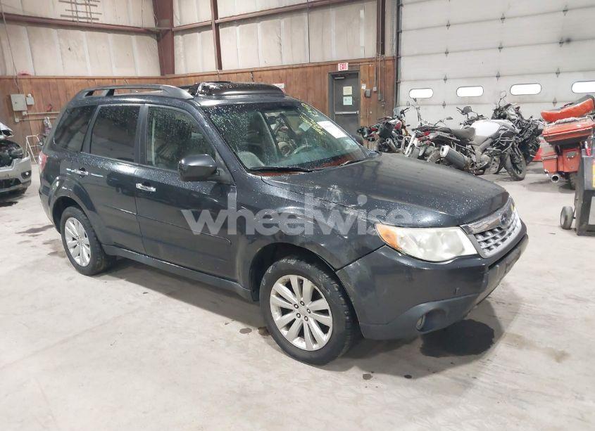 2011 Subaru Forester 2.5X LIMITED (VIN JF2SHAEC8BH736622) main photo