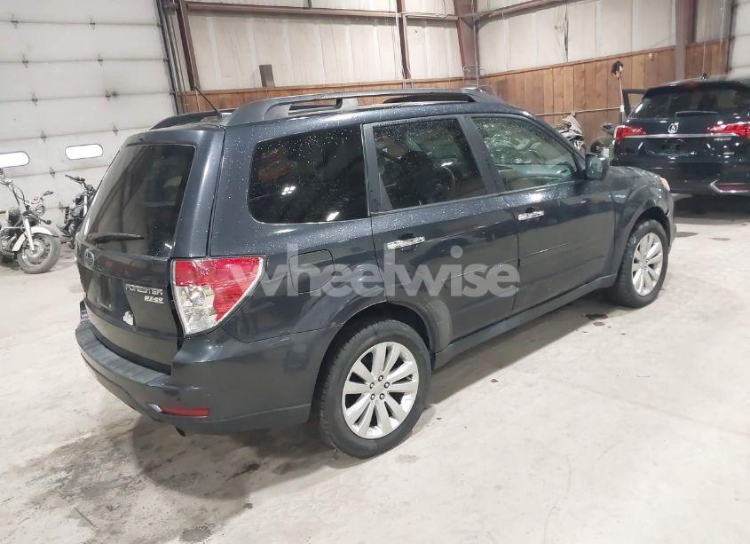 Photo 4 of 2011 Subaru Forester 2.5X LIMITED (VIN JF2SHAEC8BH736622)