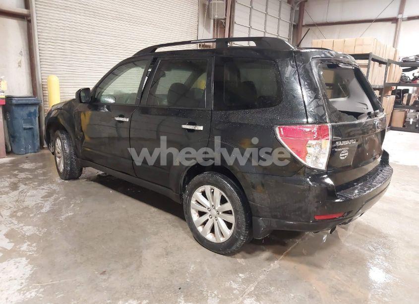 Photo 3 of 2013 Subaru Forester 2.5X LIMITED (VIN JF2SHAEC8DH402531)