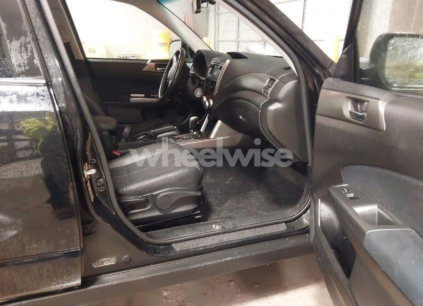 Photo 5 of 2013 Subaru Forester 2.5X LIMITED (VIN JF2SHAEC8DH402531)