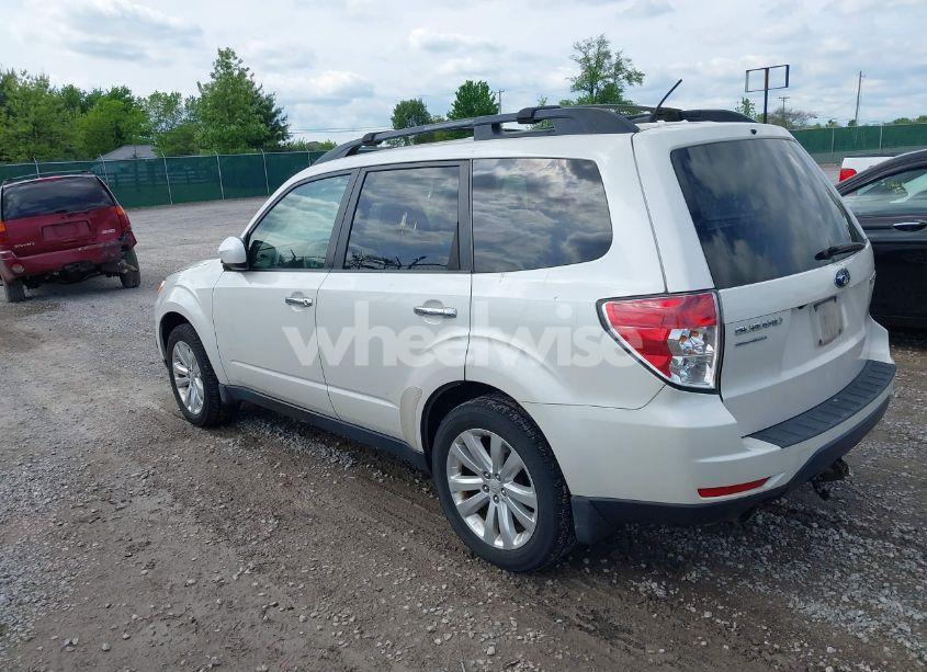 Photo 3 of 2013 Subaru Forester 2.5X LIMITED (VIN JF2SHAEC9DH401677)