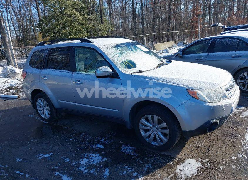 2013 Subaru Forester 2.5X LIMITED (VIN JF2SHAEC9DH446439) main photo