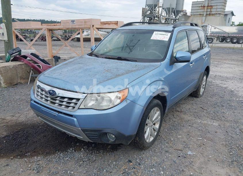 Photo 2 of 2011 Subaru Forester 2.5X LIMITED (VIN JF2SHAECXBH704853)