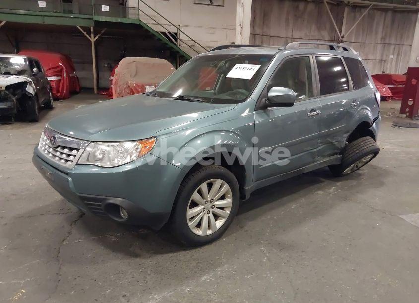 Photo 2 of 2012 Subaru Forester 2.5X LIMITED (VIN JF2SHAECXCH432841)