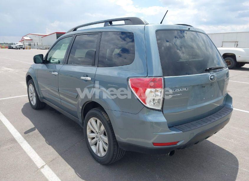 Photo 3 of 2013 Subaru Forester 2.5X LIMITED (VIN JF2SHAECXDH428595)
