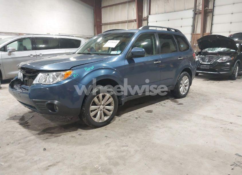 Photo 2 of 2012 Subaru Forester 2.5X LIMITED (VIN JF2SHAFC2CH414901)