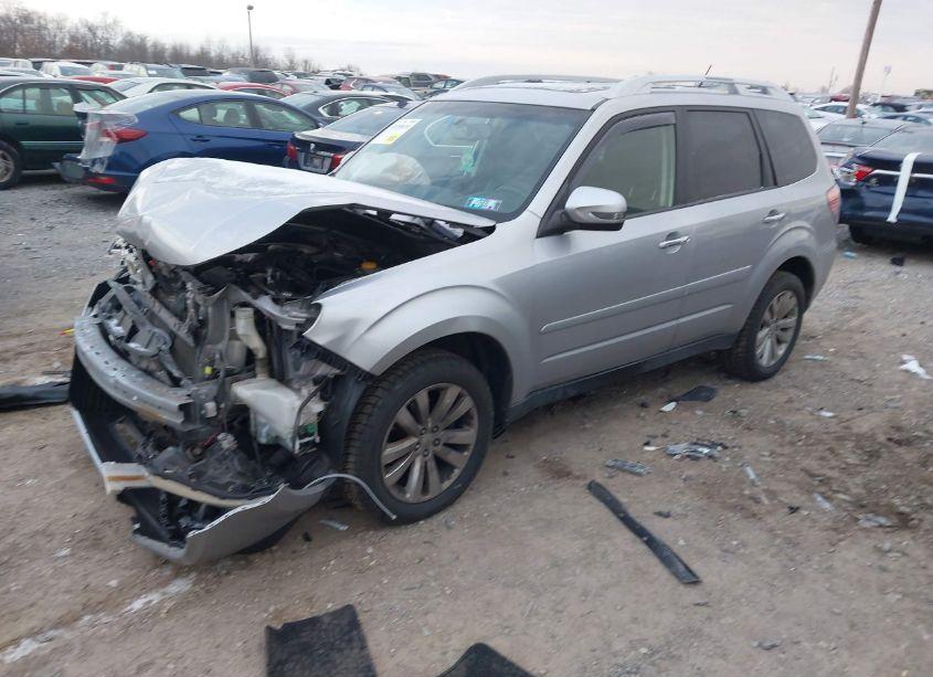 Photo 2 of 2013 Subaru Forester 2.5X TOURING (VIN JF2SHAGC3DH436969)