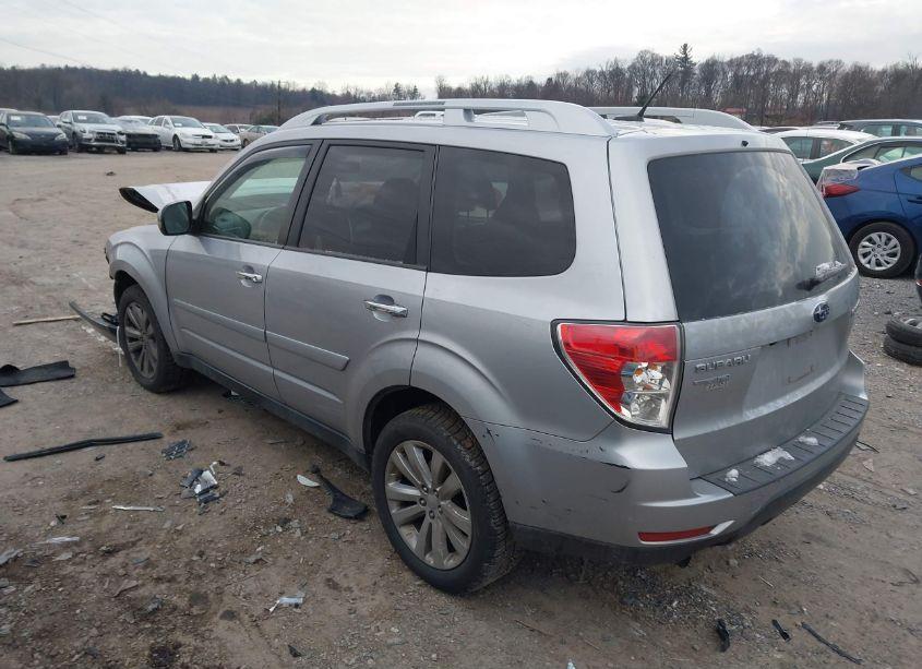 Photo 3 of 2013 Subaru Forester 2.5X TOURING (VIN JF2SHAGC3DH436969)