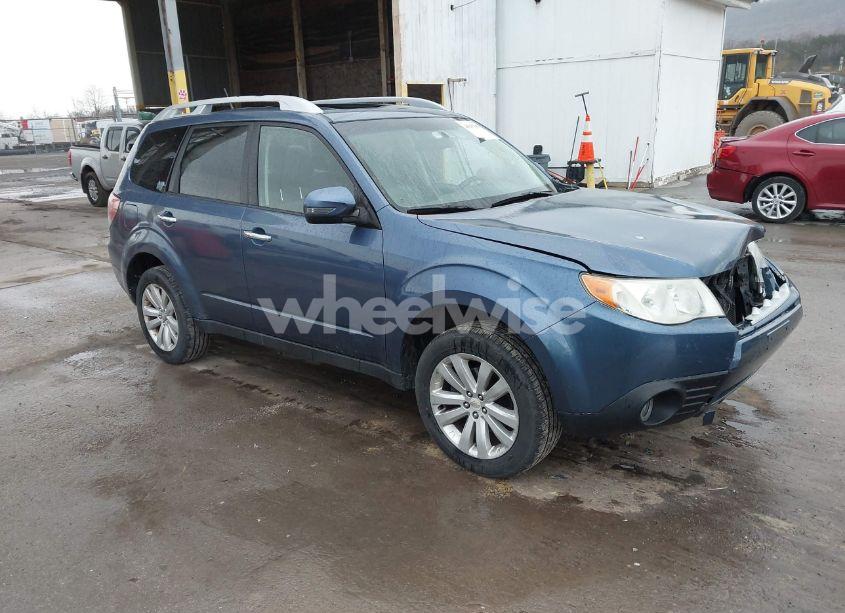 2011 Subaru Forester 2.5X TOURING (VIN JF2SHAGCXBH755296) main photo