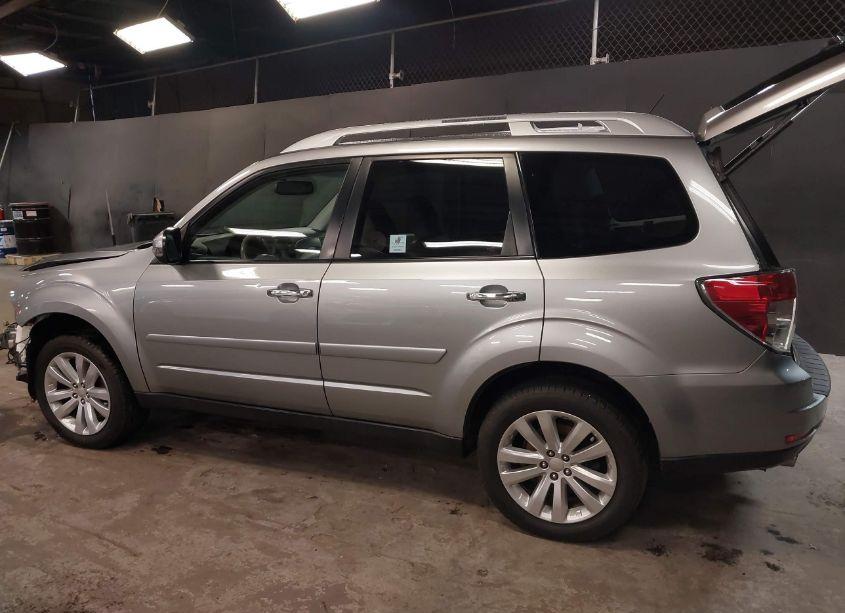 Photo 3 of 2011 Subaru Forester 2.5X TOURING (VIN JF2SHAHC0BH750316)