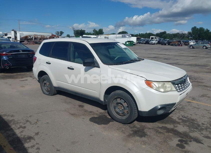 2012 Subaru Forester 2.5X (VIN JF2SHBAC4CH425475) main photo