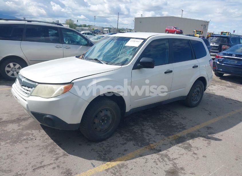 Photo 2 of 2012 Subaru Forester 2.5X (VIN JF2SHBAC4CH425475)