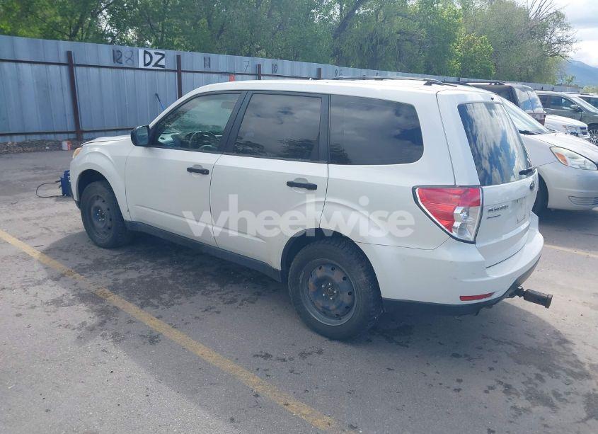 Photo 3 of 2012 Subaru Forester 2.5X (VIN JF2SHBAC4CH425475)