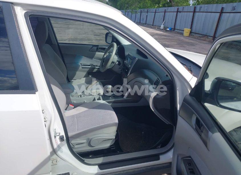 Photo 5 of 2012 Subaru Forester 2.5X (VIN JF2SHBAC4CH425475)