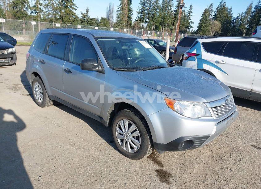 2013 Subaru Forester 2.5X (VIN JF2SHBAC8DH440224) main photo