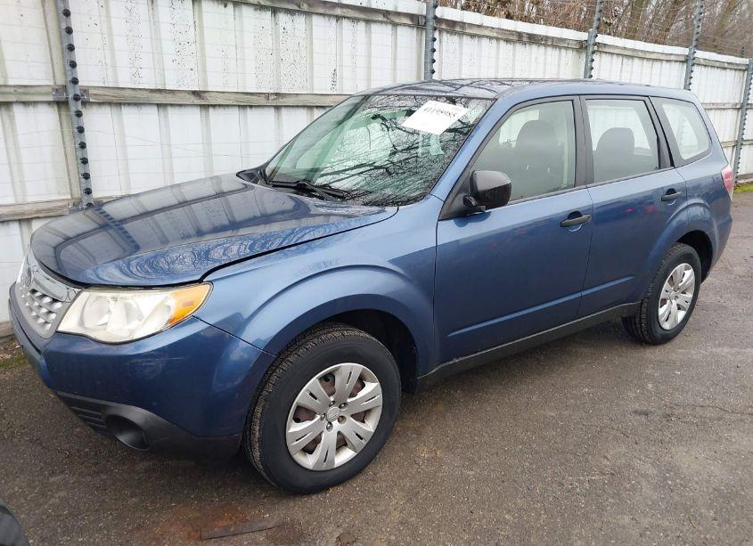 Photo 2 of 2012 Subaru Forester 2.5X (VIN JF2SHBACXCH451613)