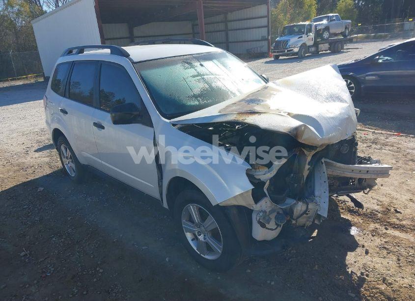 2011 Subaru Forester 2.5X (VIN JF2SHBBC0BH726726) main photo