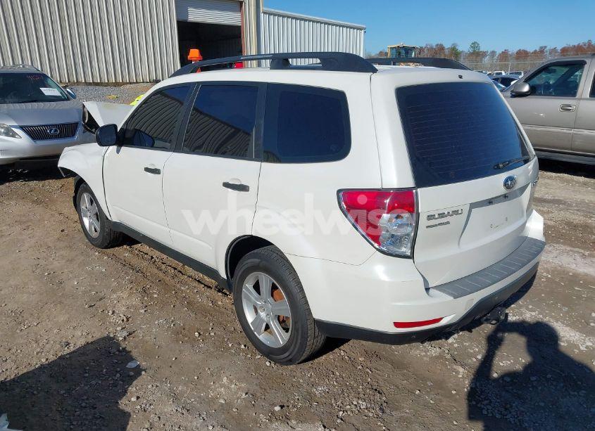 Photo 3 of 2011 Subaru Forester 2.5X (VIN JF2SHBBC0BH726726)