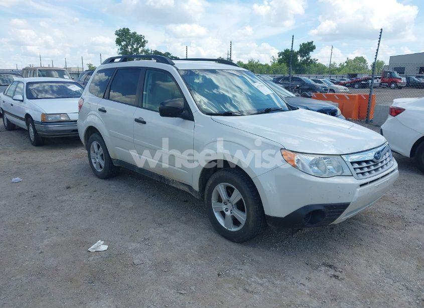 2012 Subaru Forester 2.5X (VIN JF2SHBBC0CH425133) main photo