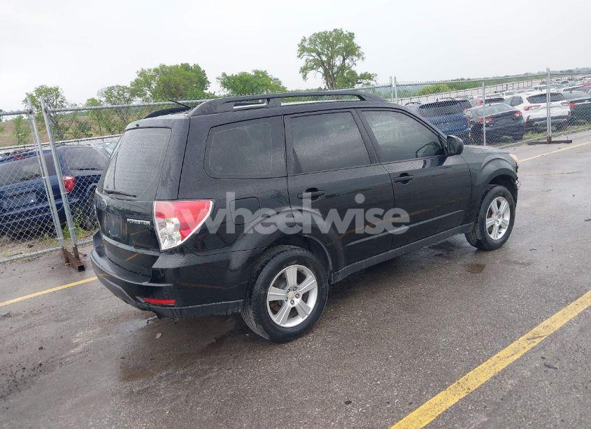 Photo 4 of 2012 Subaru Forester 2.5X (VIN JF2SHBBC1CG423512)