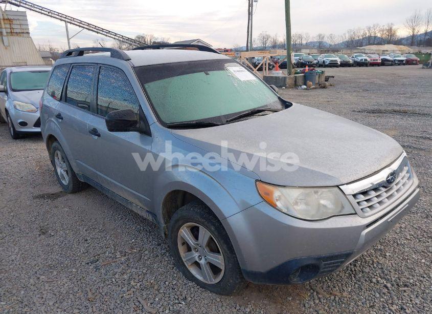 2011 Subaru Forester 2.5X (VIN JF2SHBBC2BH728400) main photo