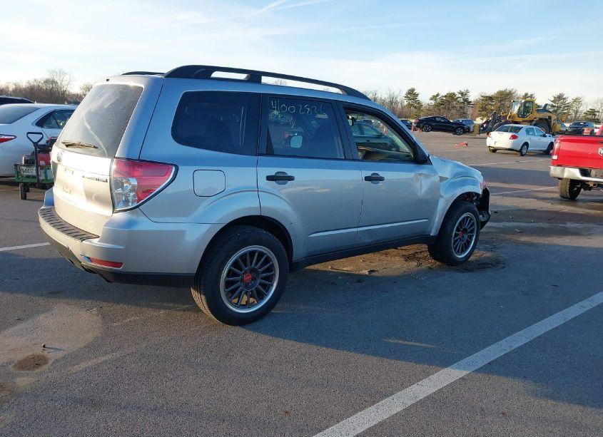 Photo 4 of 2012 Subaru Forester 2.5X (VIN JF2SHBBC3CG457855)