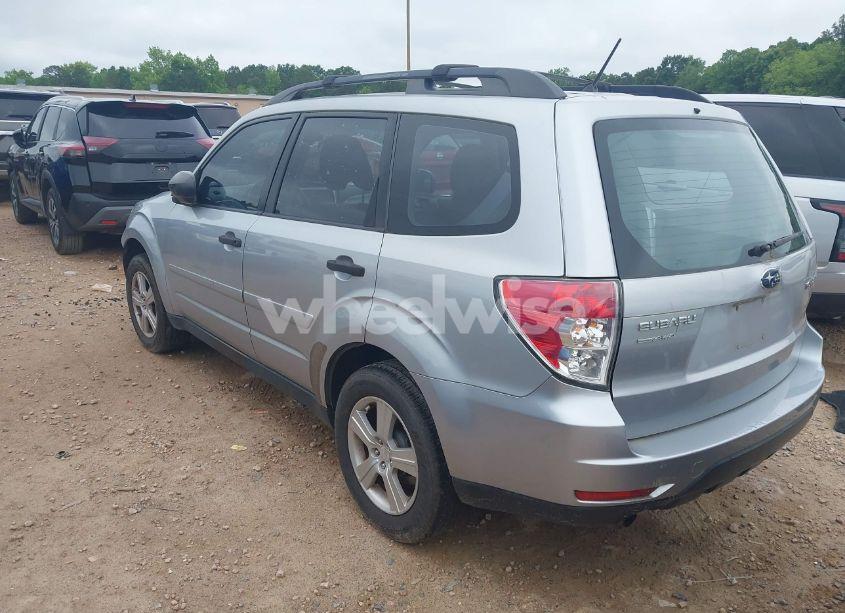 Photo 3 of 2012 Subaru Forester 2.5X (VIN JF2SHBBC4CH405595)