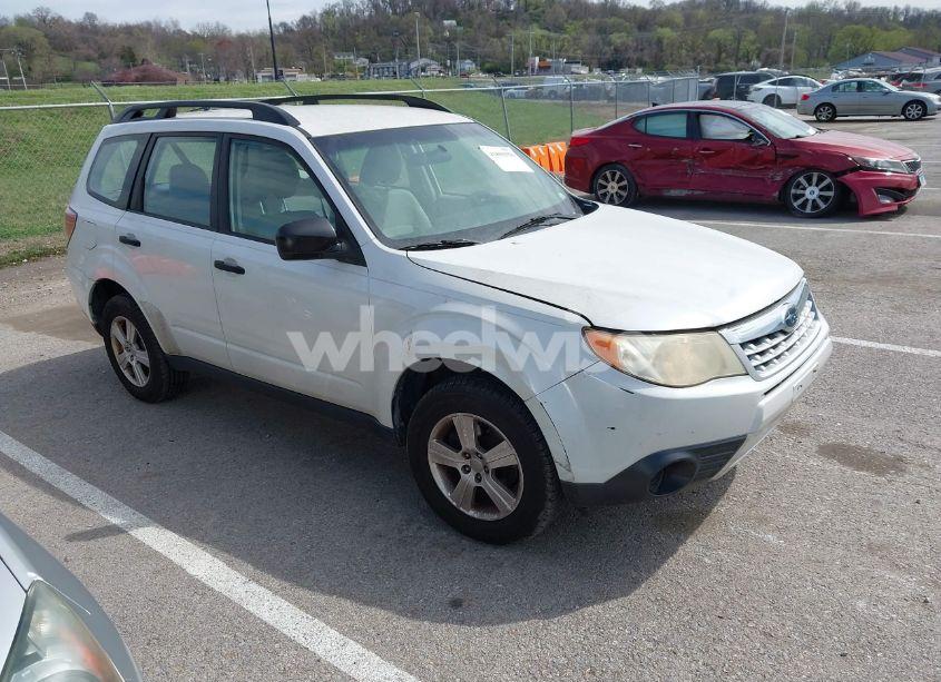 2012 Subaru Forester 2.5X (VIN JF2SHBBC5CH437567) main photo