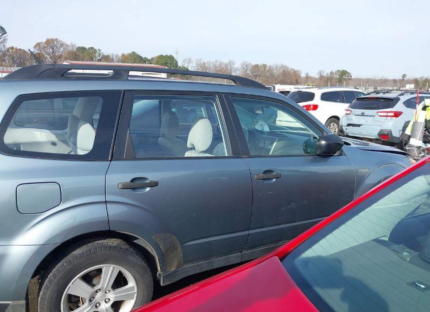 Photo 13 of 2011 Subaru Forester 2.5X (VIN JF2SHBBC6BH728660)
