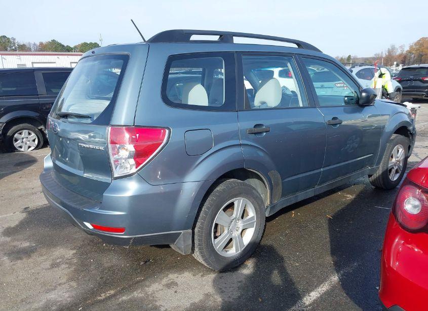 Photo 4 of 2011 Subaru Forester 2.5X (VIN JF2SHBBC6BH728660)