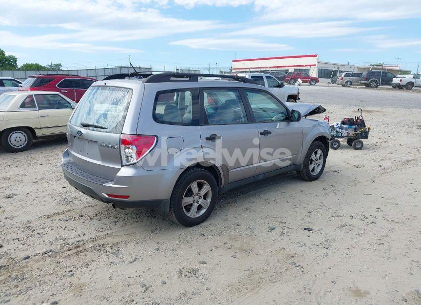Photo 4 of 2011 Subaru Forester 2.5X (VIN JF2SHBBC7BH713665)