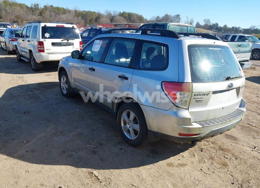 Photo 3 of 2011 Subaru Forester 2.5X (VIN JF2SHBBC8BH713898)