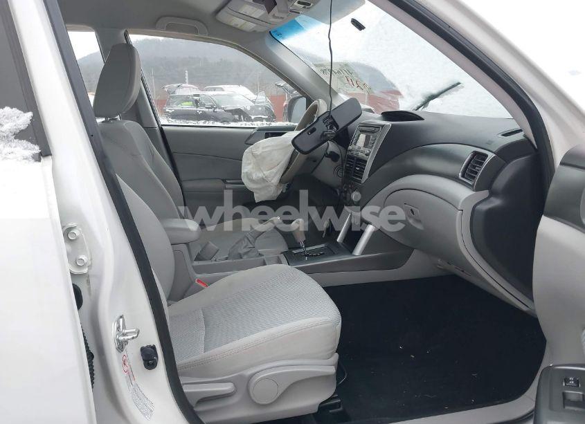 Photo 5 of 2012 Subaru Forester 2.5X (VIN JF2SHBBC9CH439211)