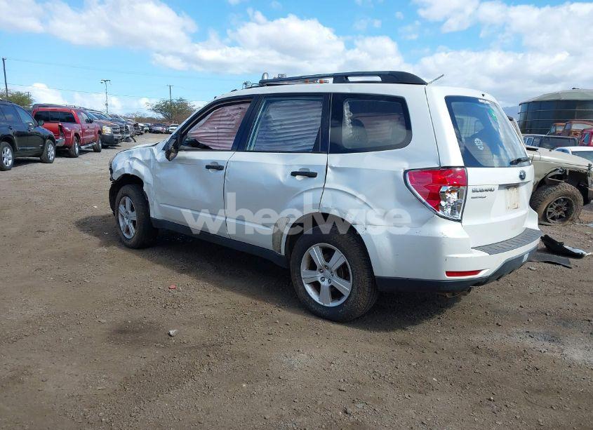 Photo 3 of 2013 Subaru Forester 2.5X (VIN JF2SHBBC9DH417744)