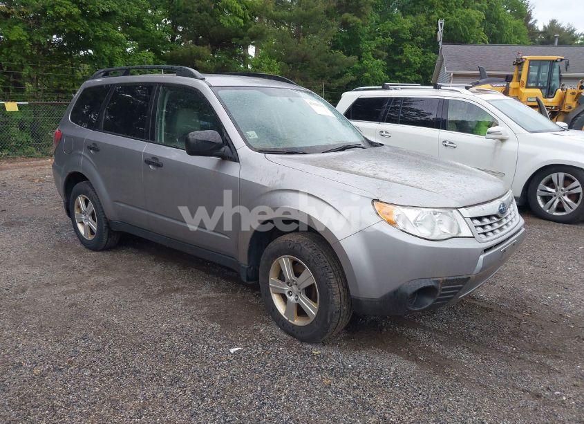 2011 Subaru Forester 2.5X (VIN JF2SHBBCXBG768911) main photo