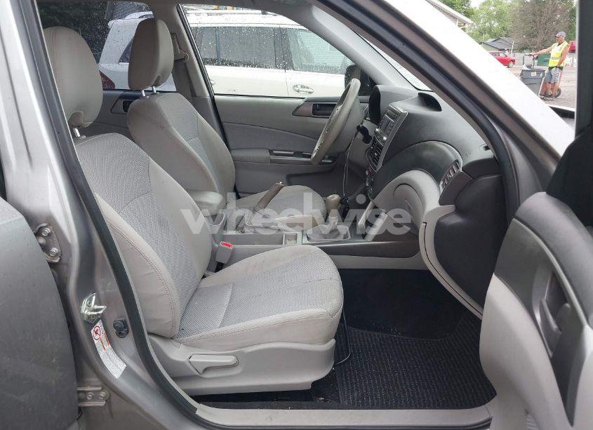 Photo 5 of 2011 Subaru Forester 2.5X (VIN JF2SHBBCXBG768911)