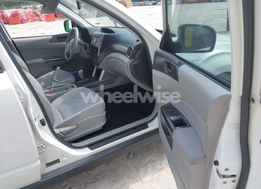 Photo 5 of 2011 Subaru Forester 2.5X (VIN JF2SHBBCXBH701168)