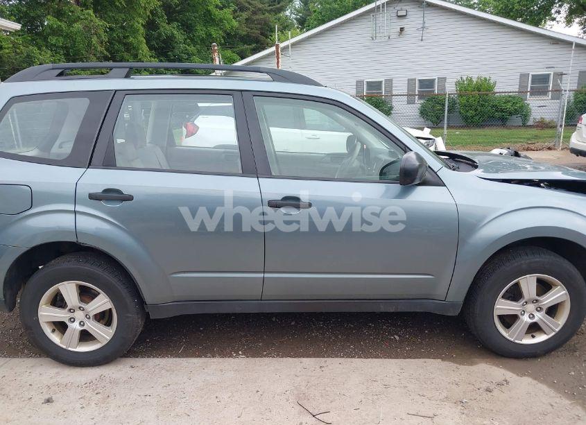 Photo 13 of 2011 Subaru Forester 2.5X (VIN JF2SHBBCXBH774234)