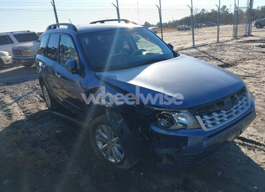 2012 Subaru Forester 2.5X PREMIUM (VIN JF2SHBCC1CH453747) main photo