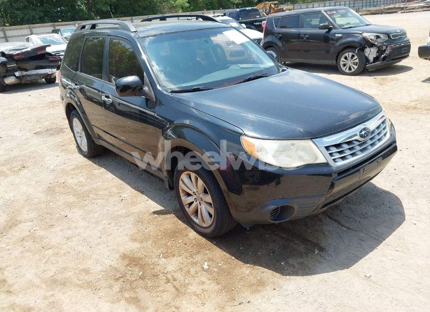 2011 Subaru Forester 2.5X PREMIUM (VIN JF2SHBCC2BH762027) main photo