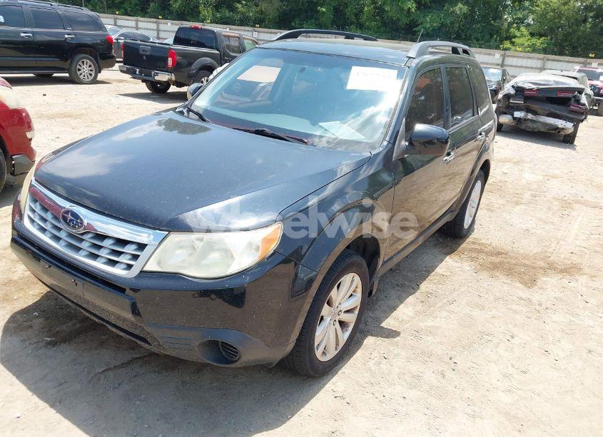 Photo 2 of 2011 Subaru Forester 2.5X PREMIUM (VIN JF2SHBCC2BH762027)