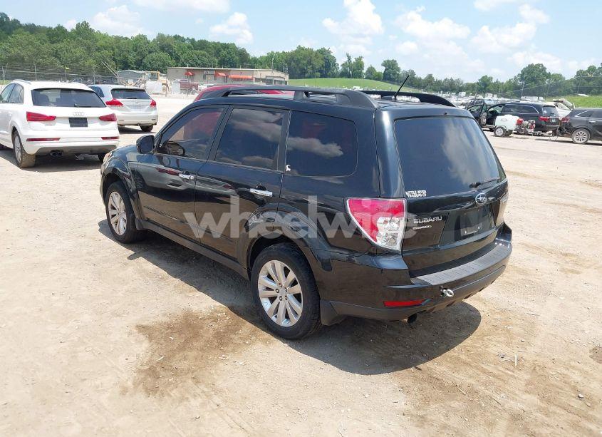 Photo 3 of 2011 Subaru Forester 2.5X PREMIUM (VIN JF2SHBCC2BH762027)