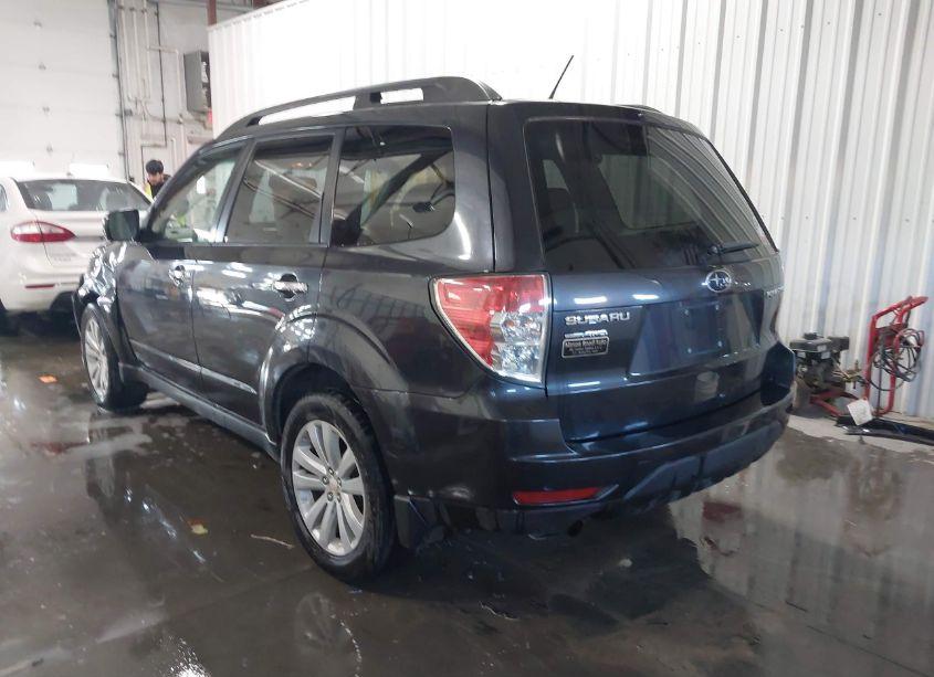 Photo 3 of 2011 Subaru Forester 2.5X PREMIUM (VIN JF2SHBCC9BH775597)