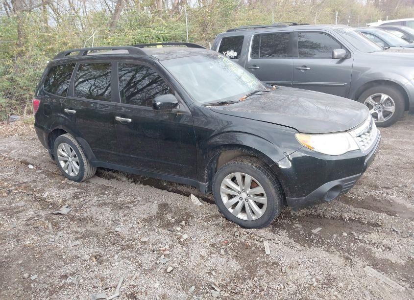 2011 Subaru Forester 2.5X PREMIUM (VIN JF2SHBCCXBH711035) main photo