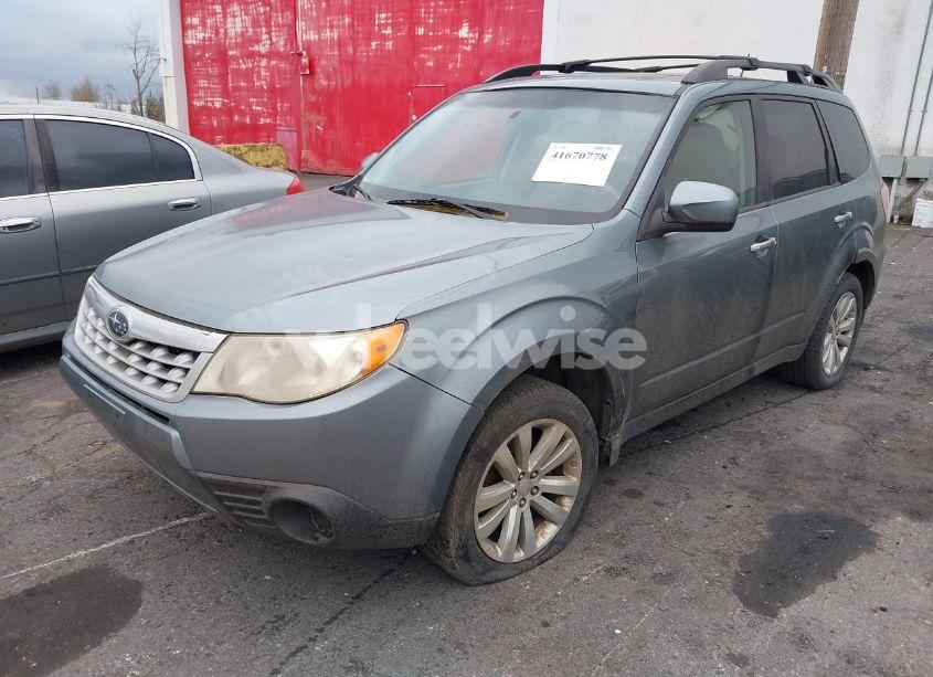 Photo 2 of 2011 Subaru Forester 2.5X PREMIUM (VIN JF2SHBDC0BH720034)