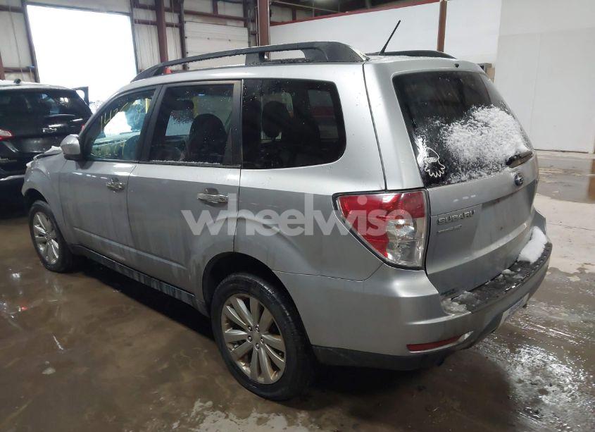 Photo 3 of 2012 Subaru Forester 2.5X PREMIUM (VIN JF2SHBDC1CH401145)