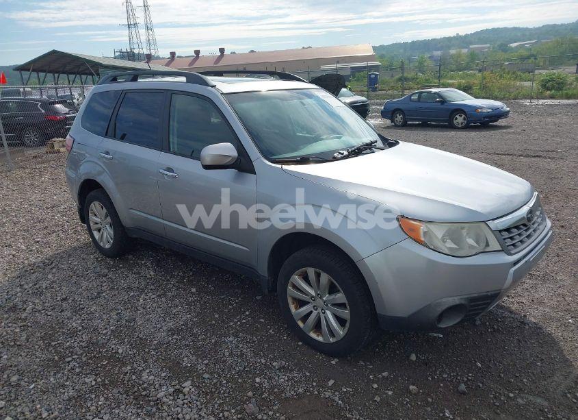 2012 Subaru Forester 2.5X PREMIUM (VIN JF2SHBDC1CH451091) main photo